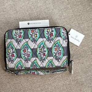 Vera Bradley Gray and Green Patterned Wristlet RFID